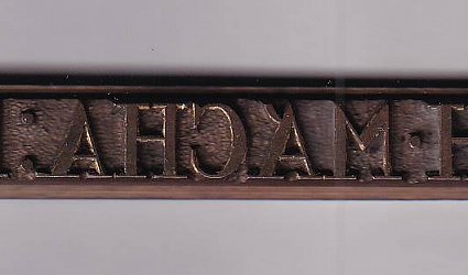 Originální raznice hřbetu vazby.