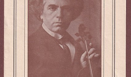 Podpisy na programu.