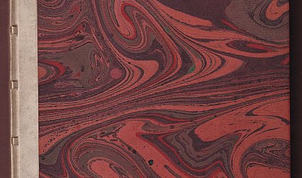 Proti člověku nevzdělanému, jež si kupuje mnoho knih.