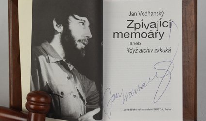 Zpívající memoáry aneb Když archiv zakuká.