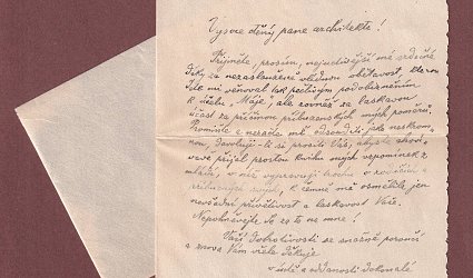 Kniha s věnováním a vloženým dopisem v originální obálce.