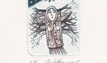 Dívka s nůší dříví.