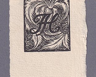 FH. Monogram v ornamentaci.