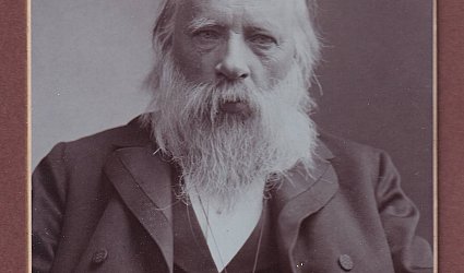 Fotografie s podpisem.