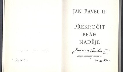 Překročit práh naděje.