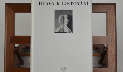 Hlava k listování.