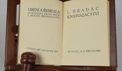Knihvazačství.