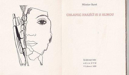 Chlapec hrající si s hlinou.