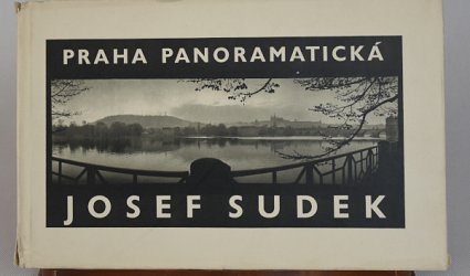 Praha panoramatická.