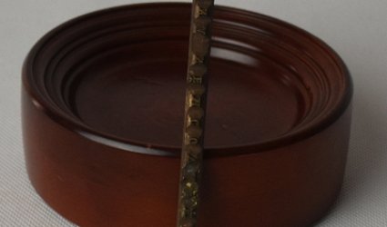 Originální raznice hřbetu vazby.