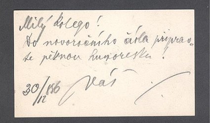 Vizitka se sdělením.